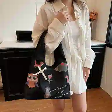 伊曼家 可爱涂鸦帆布包百搭大容量手提包包 尼龙 单肩包 女款 米白色/黑色