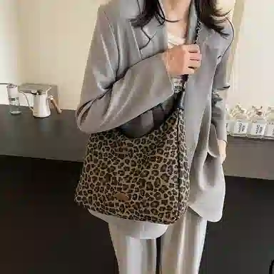 伊曼家 高级感时尚百搭链条通勤 帆布 单肩包 大号 女款 咖啡色/黑色