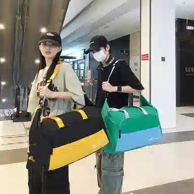 伊曼家 街头潮流简约时尚高级质感小众多巴胺轻便百搭 尼龙 单肩包 女款 粉色/红色/黑色/绿色/灰色