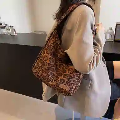 伊曼家 豹纹包时尚小众大容量通勤托特包 皮绒 单肩包 女款 棕色/咖啡色