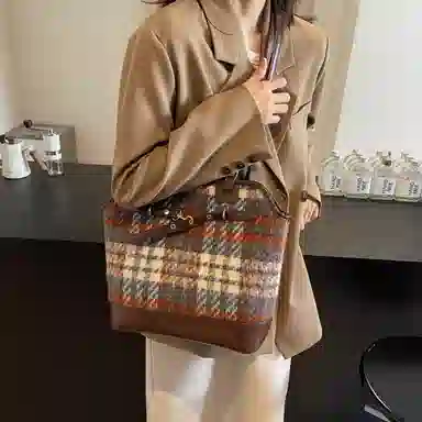 伊曼家 秋冬季休闲通勤 布 单肩包 女款 蓝格/绿格/深蓝格