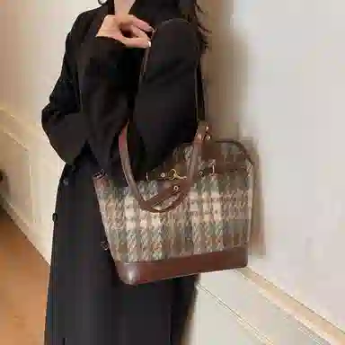 伊曼家 秋冬季休闲通勤 布 单肩包 女款 蓝格/绿格/深蓝格