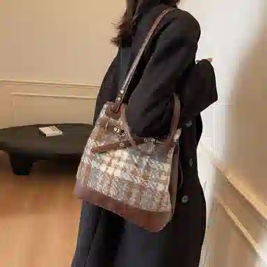 伊曼家 秋冬季休闲通勤 布 单肩包 女款 蓝格/绿格/深蓝格