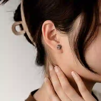 S925