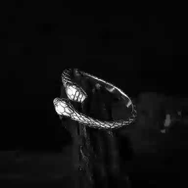 S925