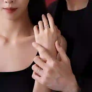 S925