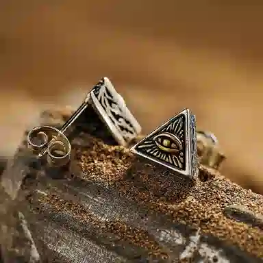 925