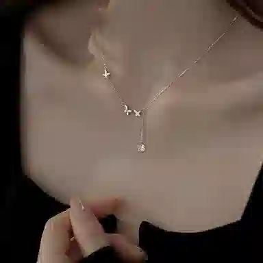 925
