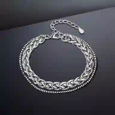 925