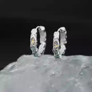 S925