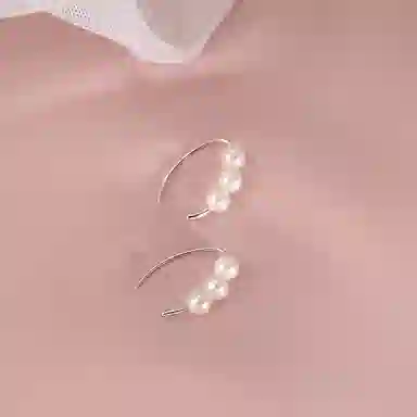 925