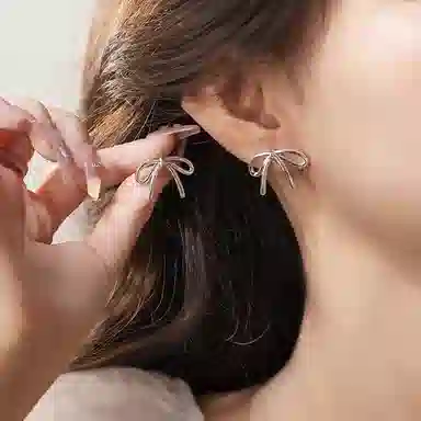 素 独特小众设计金属蝴蝶结耳饰轻奢高级感甜酷 合金 耳环 女款