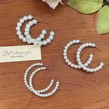 925