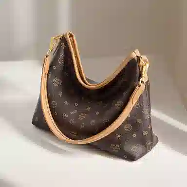 15 MINS Hobo PVC Tote