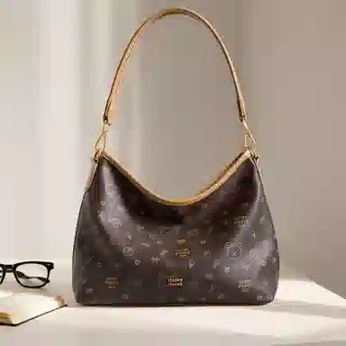 15 MINS Hobo PVC Tote