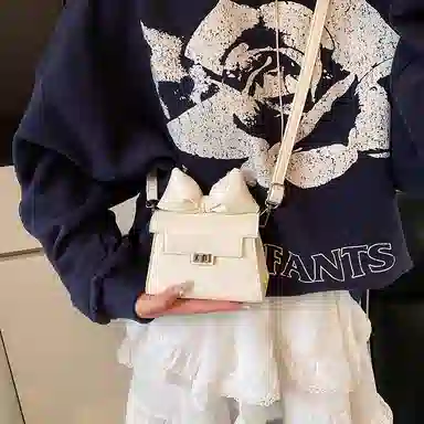 LOUIS ROYALN Bow Bag