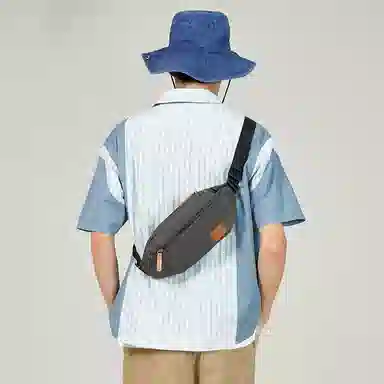 波斯丹顿 潮流质感高级 织物 胸包 常规 男女同款情侣款 灰色