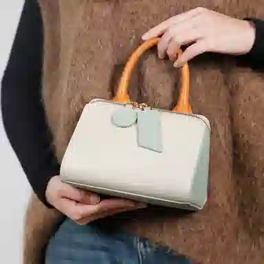 TOMATO&POTATO Triangle Bag