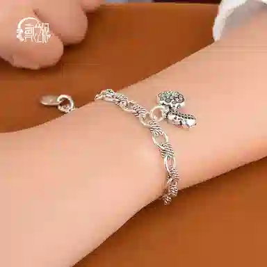 999