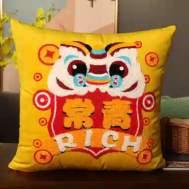 公主恋人 龙年暴富大吉绣花靠枕  抱枕 玩偶 毛绒公仔