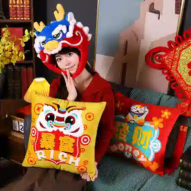 公主恋人 龙年暴富大吉绣花靠枕  抱枕 玩偶 毛绒公仔