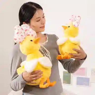 公主恋人 卡通可爱香蕉鸭蝴蝶结款抱枕 创意布娃娃 玩偶 毛绒公仔