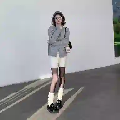 WLEQK Miu Knit Cardigan