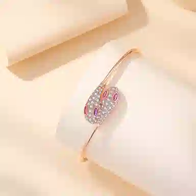 S925