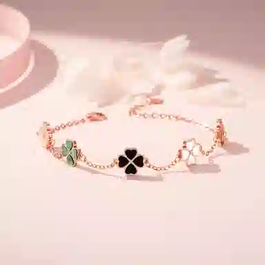 925
