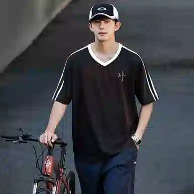 SEVFUN V-Neck T-Shirt