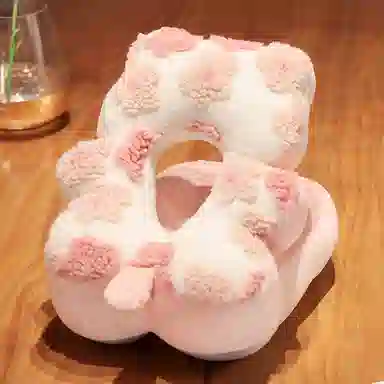 雄俊 卡通羊羔绒午睡枕 玩偶周边