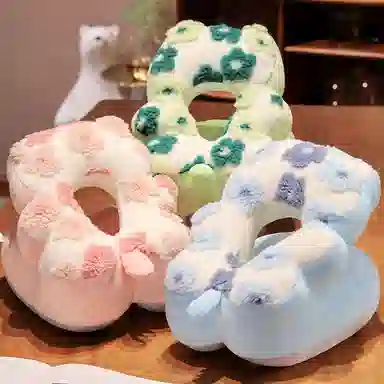 雄俊 卡通羊羔绒午睡枕 玩偶周边
