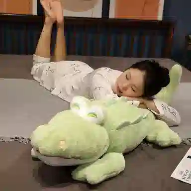 雄俊 大号眯眼鳄鱼抱枕 超柔软长条枕 玩偶 毛绒公仔