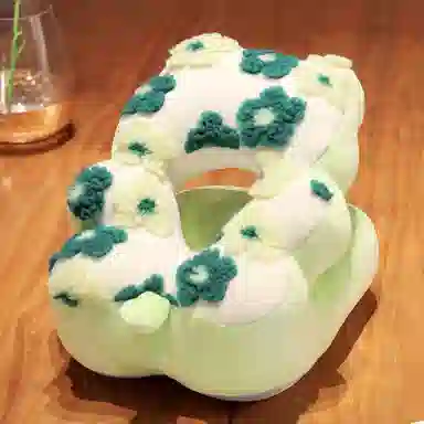 雄俊 卡通羊羔绒午睡枕 玩偶周边