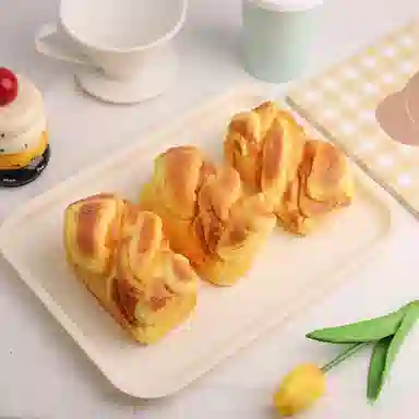 雄俊 湿软慢回弹食物蛋糕酥皮煎蛋面包 可颂吐司减压 捏捏超软 玩具