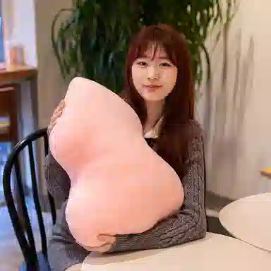 雄俊 创意口红美妆蛋抱枕 亲肤柔软儿童男女家居靠枕 玩偶 玩具周边
