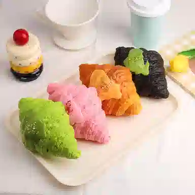 雄俊 湿软慢回弹食物蛋糕酥皮煎蛋面包 可颂吐司减压 捏捏超软 玩具