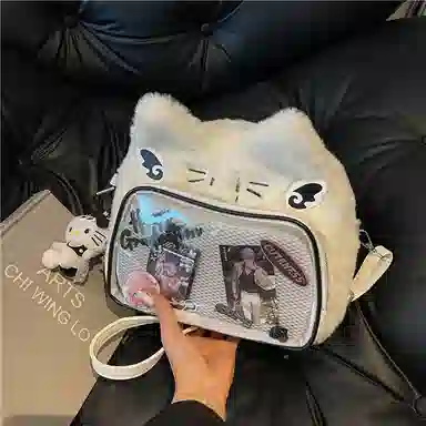 雄俊 可爱斜跨包女痛包吧唧包二次元日系单肩包手提包学院风 治愈 玩偶周边