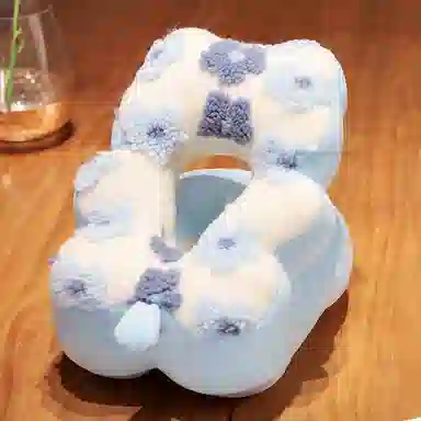 雄俊 卡通羊羔绒午睡枕 玩偶周边