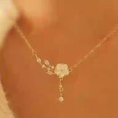 925