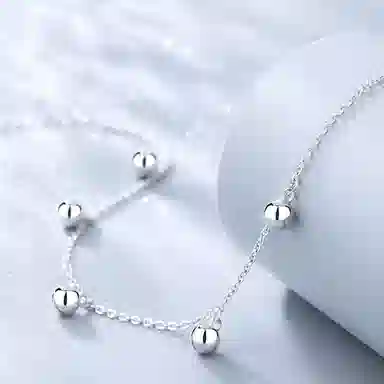 925