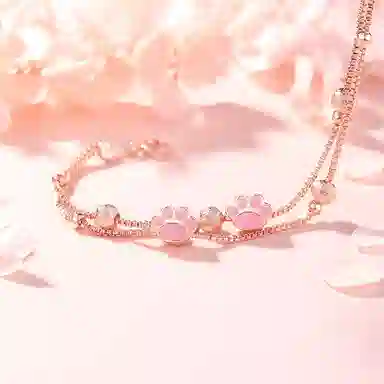 925