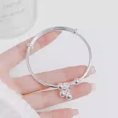 999