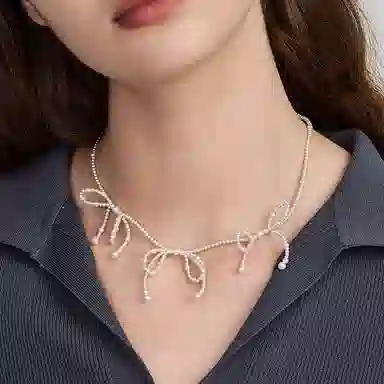 925