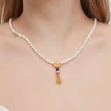925