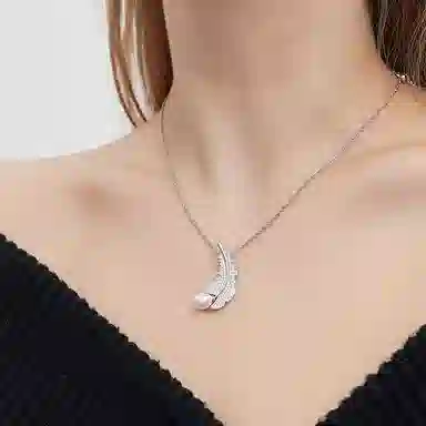 925