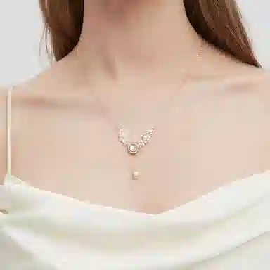 925