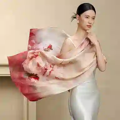 上海故事 桑蚕丝亲肤柔软真丝印花长巾披肩舒适透气妈妈款礼盒包装 丝巾 男女同款情侣款