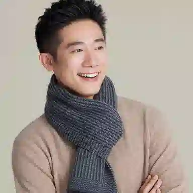 上海故事 山羊绒针织工艺结构紧密精致锁边柔软舒适保暖百搭 礼盒包装 绒线围巾 男款