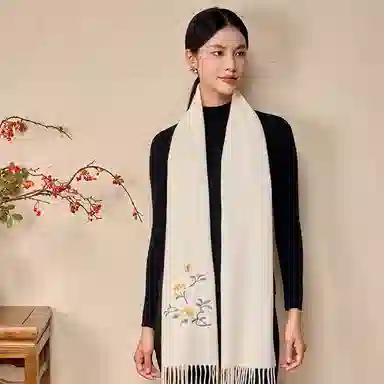 上海故事 秋冬福来系列绵羊毛加厚刺绣工艺流苏设计细腻柔软保暖礼盒包装 绒线围巾 女款